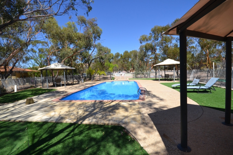 Wave Rock Caravan Park / Wave